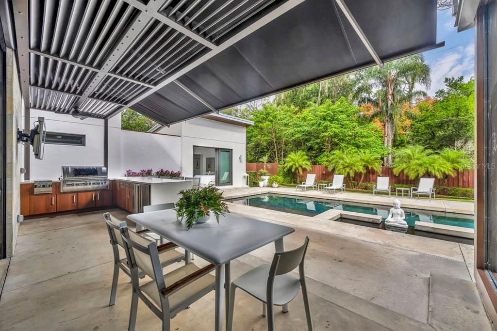 En Venta: $2,885,000 (5 camas, 3 baños, 4001 Pies cuadrados)