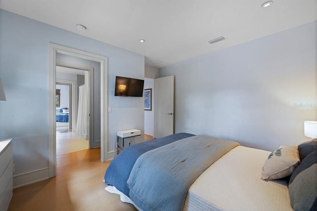 En Venta: $2,885,000 (5 camas, 3 baños, 4001 Pies cuadrados)