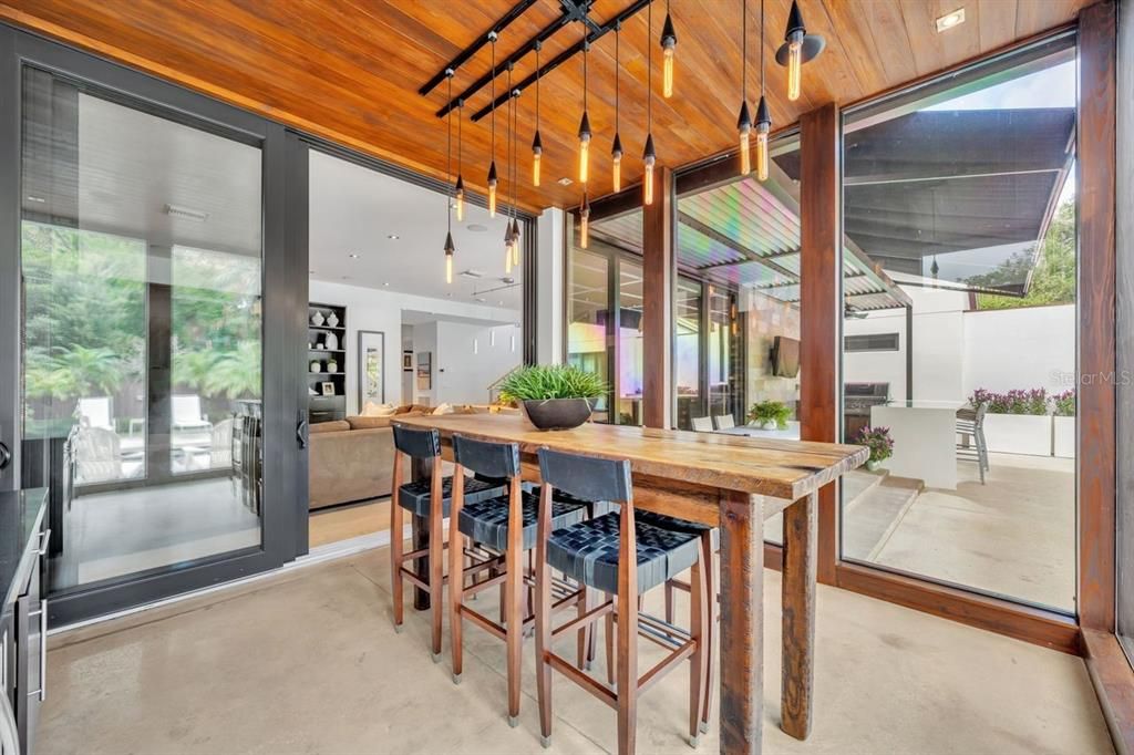 En Venta: $2,885,000 (5 camas, 3 baños, 4001 Pies cuadrados)