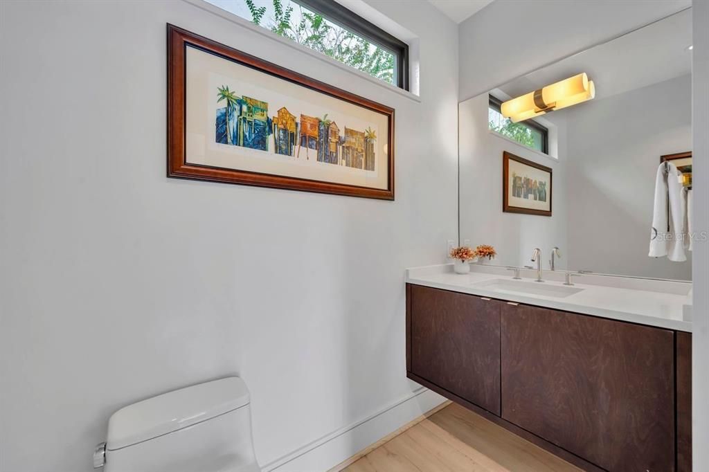 En Venta: $2,885,000 (5 camas, 3 baños, 4001 Pies cuadrados)