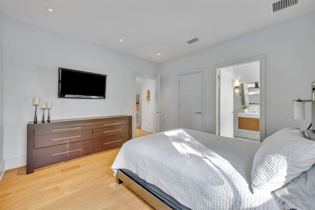 En Venta: $2,885,000 (5 camas, 3 baños, 4001 Pies cuadrados)