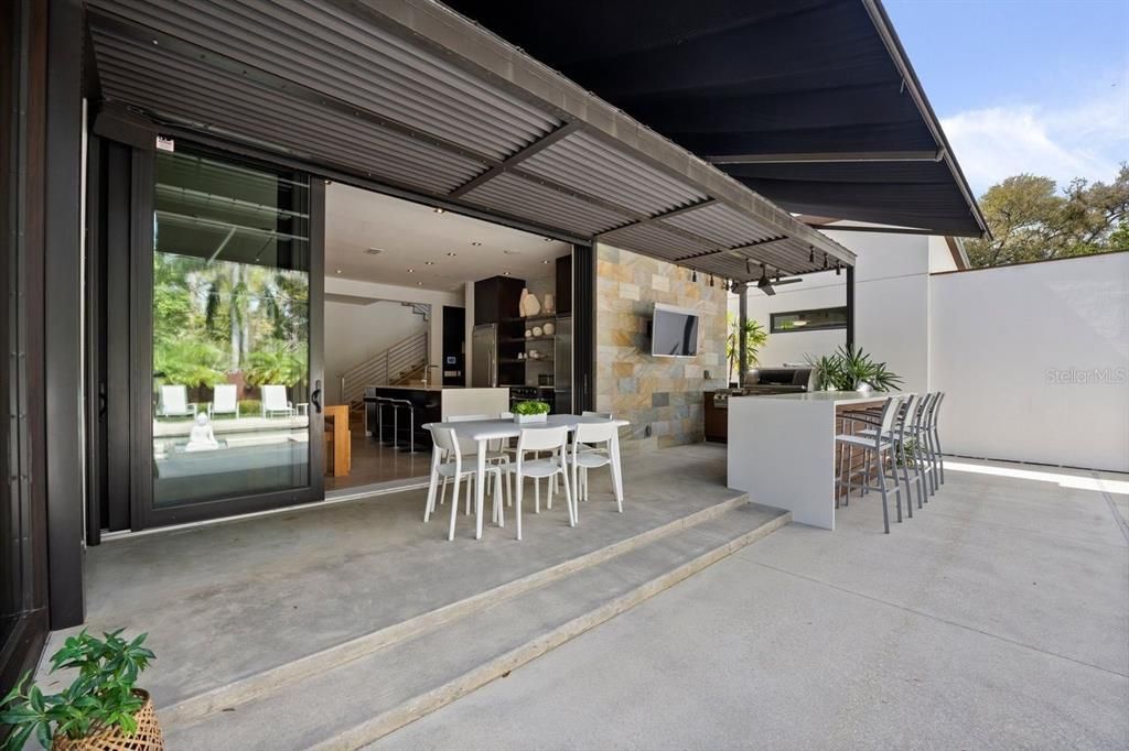 En Venta: $2,885,000 (5 camas, 3 baños, 4001 Pies cuadrados)