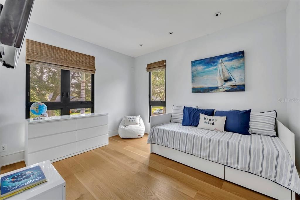 En Venta: $2,885,000 (5 camas, 3 baños, 4001 Pies cuadrados)