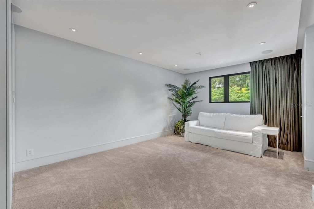 En Venta: $2,885,000 (5 camas, 3 baños, 4001 Pies cuadrados)