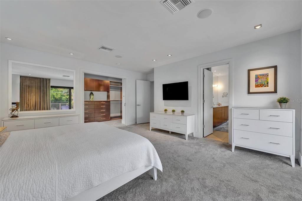 En Venta: $2,885,000 (5 camas, 3 baños, 4001 Pies cuadrados)