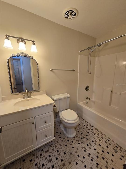 出租: $1,750 (3 贝兹, 2 浴室, 936 平方英尺)