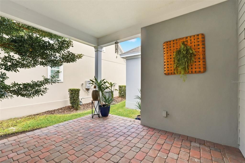 For Sale: $829,000 (4 beds, 2 baths, 2437 Square Feet)