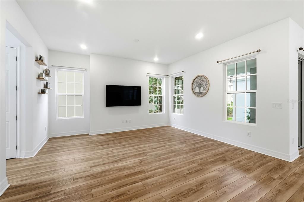 For Sale: $829,000 (4 beds, 2 baths, 2437 Square Feet)