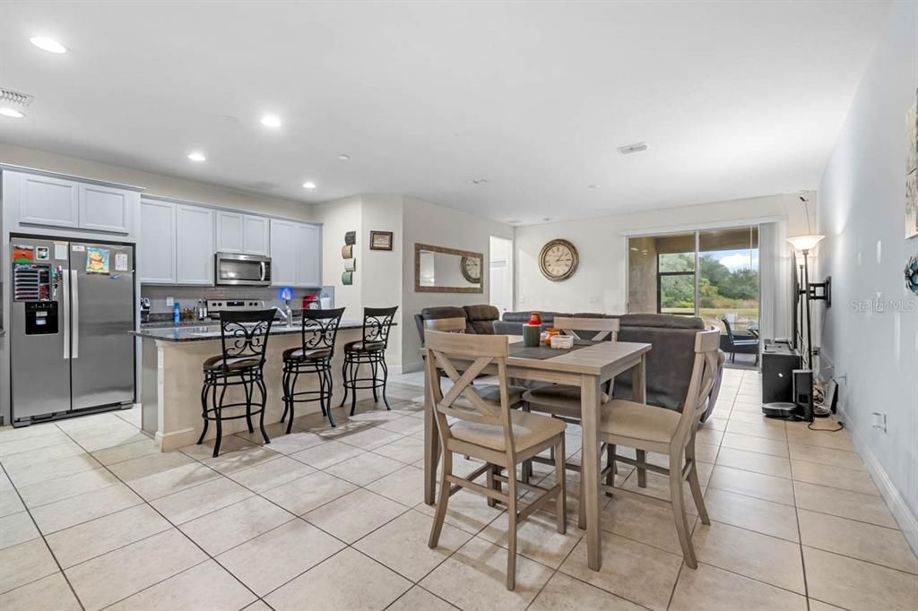 En Venta: $365,000 (4 camas, 3 baños, 2618 Pies cuadrados)