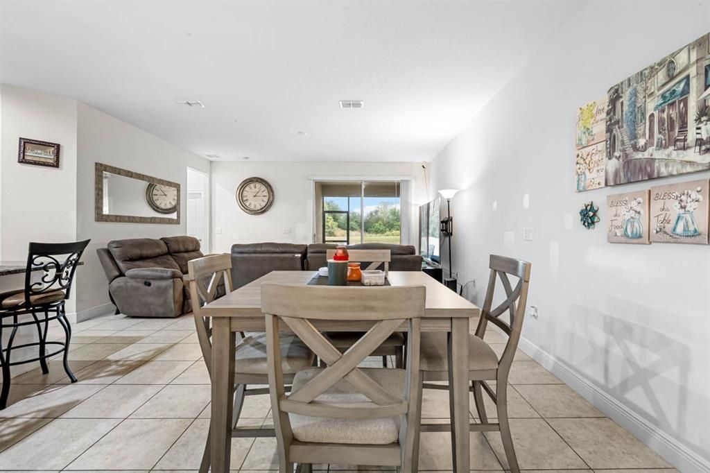 En Venta: $365,000 (4 camas, 3 baños, 2618 Pies cuadrados)