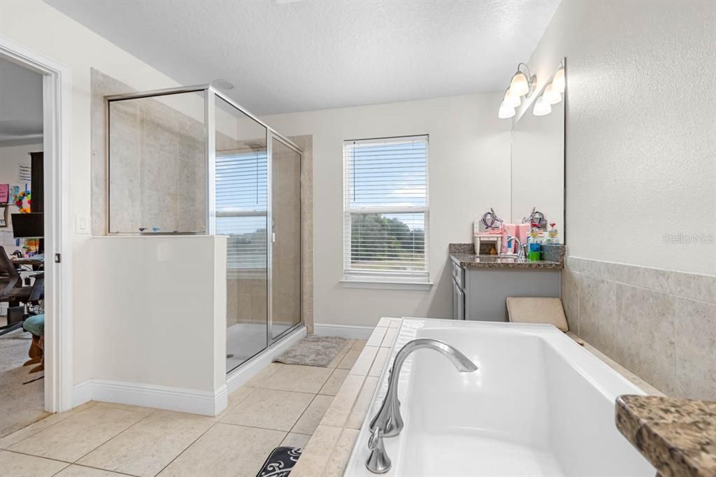 En Venta: $365,000 (4 camas, 3 baños, 2618 Pies cuadrados)