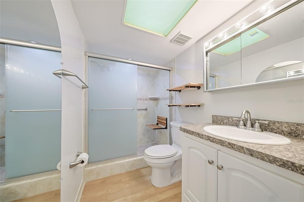 En Venta: $210,000 (2 camas, 2 baños, 1296 Pies cuadrados)