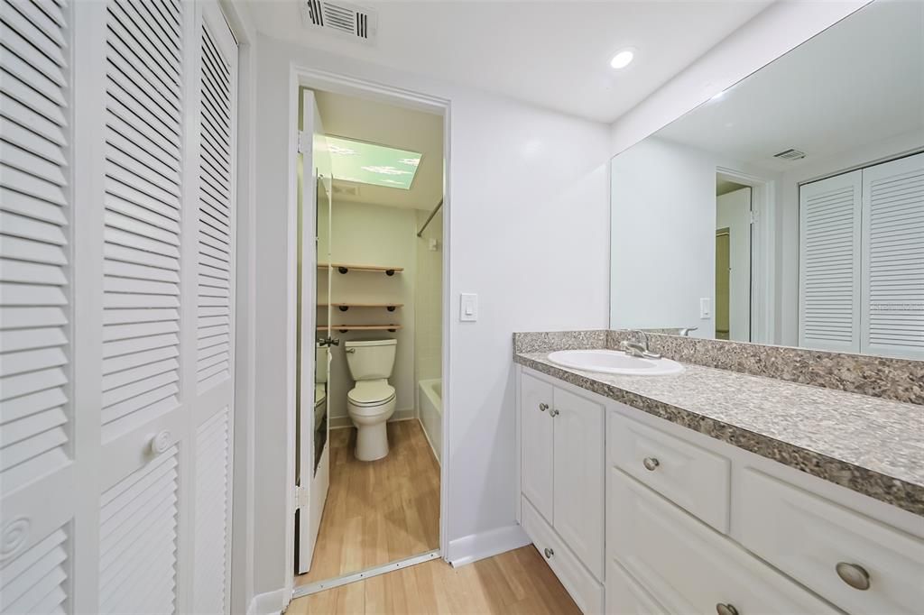 En Venta: $210,000 (2 camas, 2 baños, 1296 Pies cuadrados)