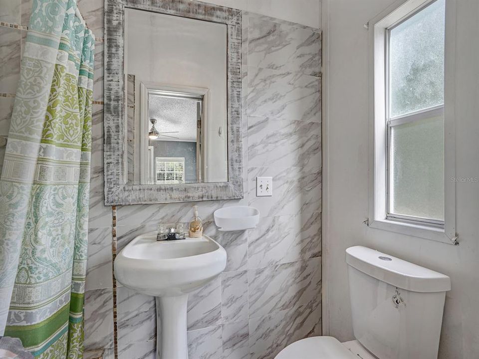 En Venta: $299,900 (3 camas, 3 baños, 1890 Pies cuadrados)