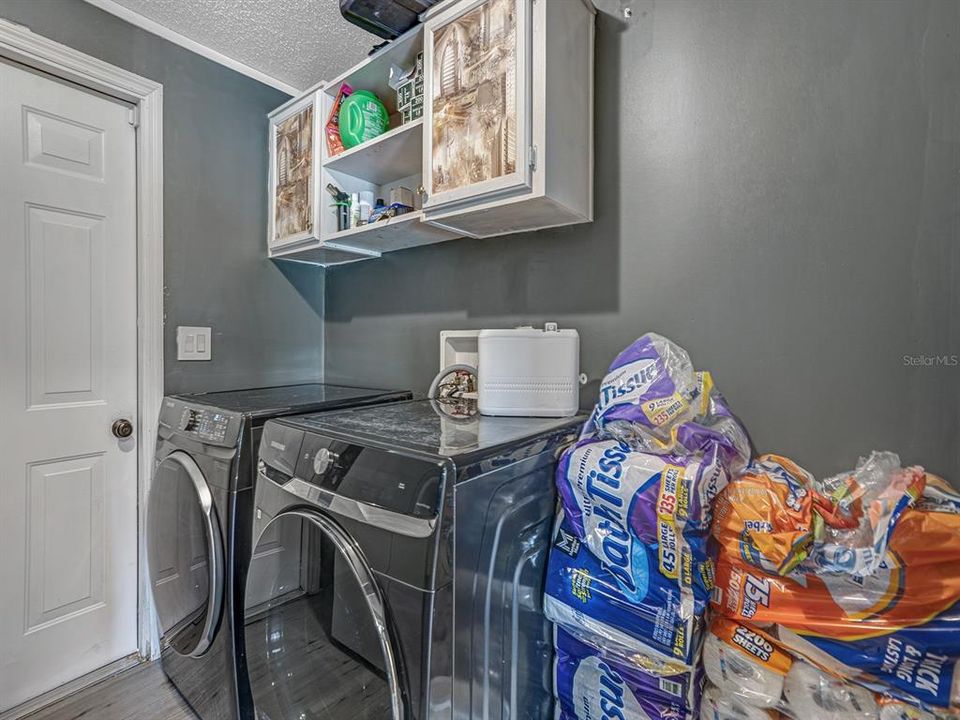 En Venta: $299,900 (3 camas, 3 baños, 1890 Pies cuadrados)