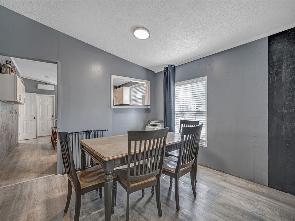 En Venta: $299,900 (3 camas, 3 baños, 1890 Pies cuadrados)