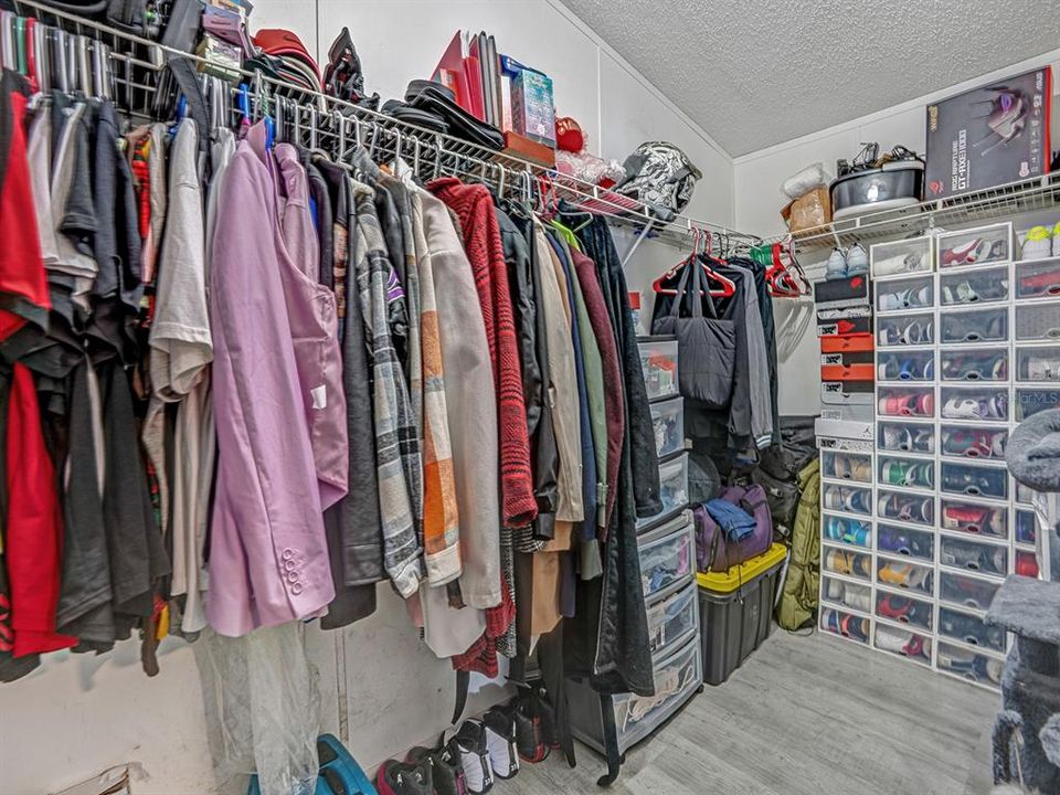 En Venta: $299,900 (3 camas, 3 baños, 1890 Pies cuadrados)