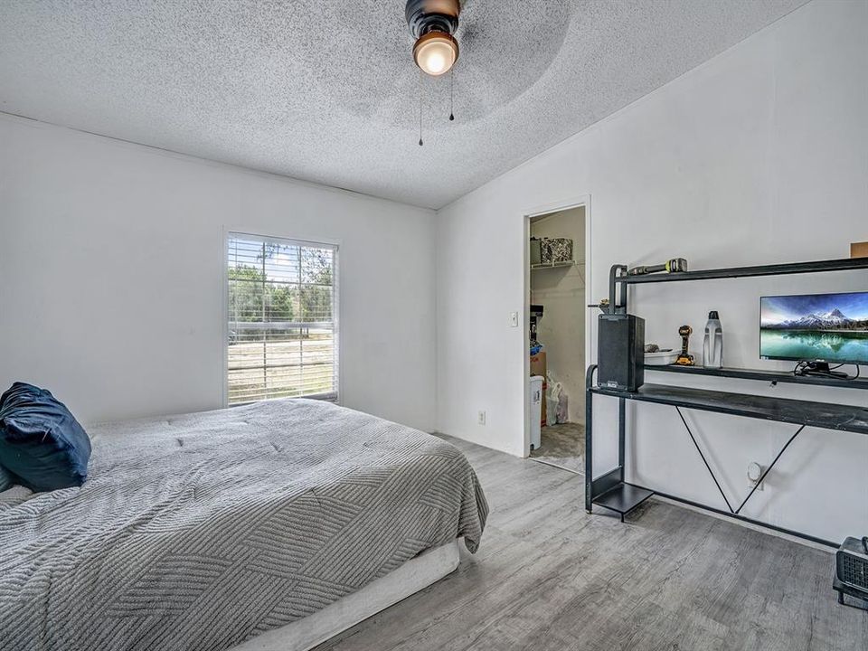 En Venta: $299,900 (3 camas, 3 baños, 1890 Pies cuadrados)