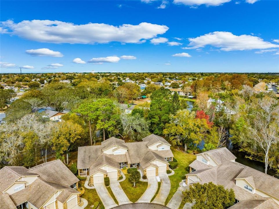 For Sale: $215,000 (2 beds, 2 baths, 964 Square Feet)