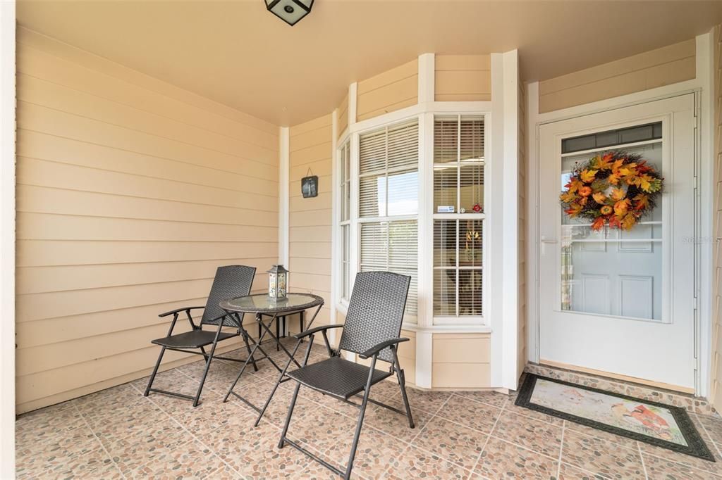 For Sale: $215,000 (2 beds, 2 baths, 964 Square Feet)