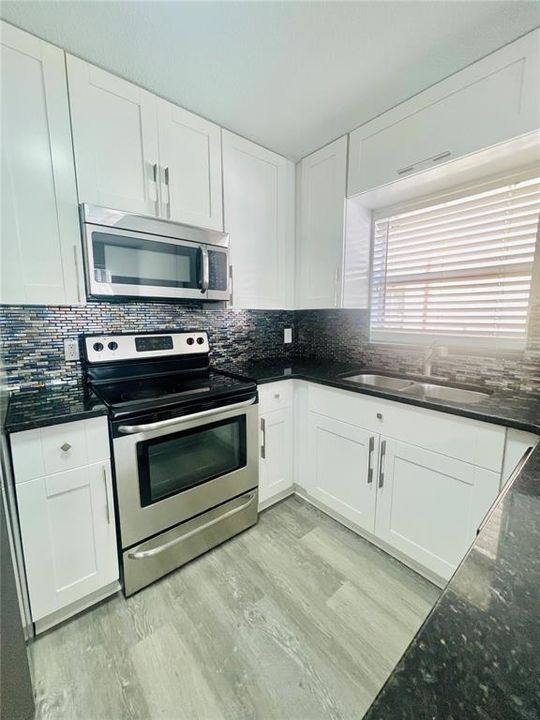 На продажу: $410,000 (5 спален, 3 ванн, 2239 Квадратных фут)