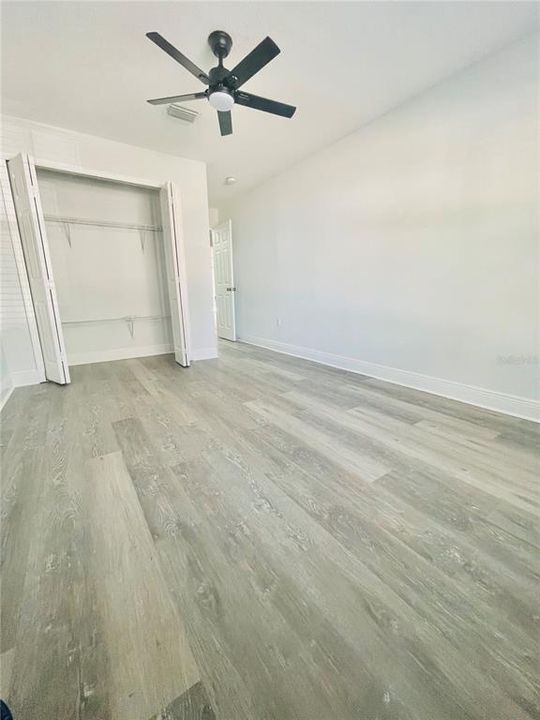 На продажу: $410,000 (5 спален, 3 ванн, 2239 Квадратных фут)