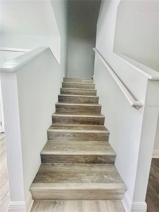 На продажу: $410,000 (5 спален, 3 ванн, 2239 Квадратных фут)