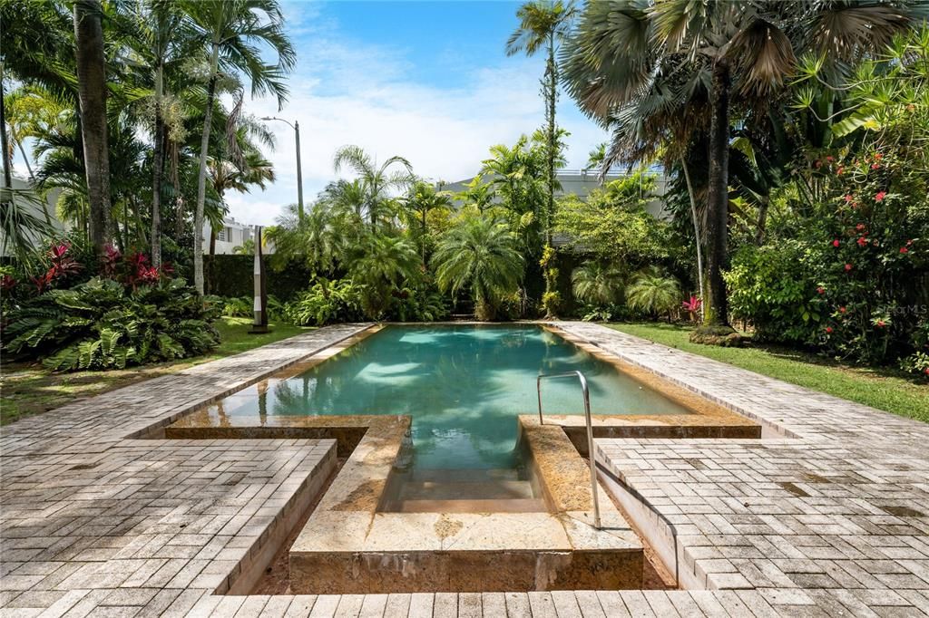 待售: $3,500,000 (4 贝兹, 4 浴室, 3520 平方英尺)