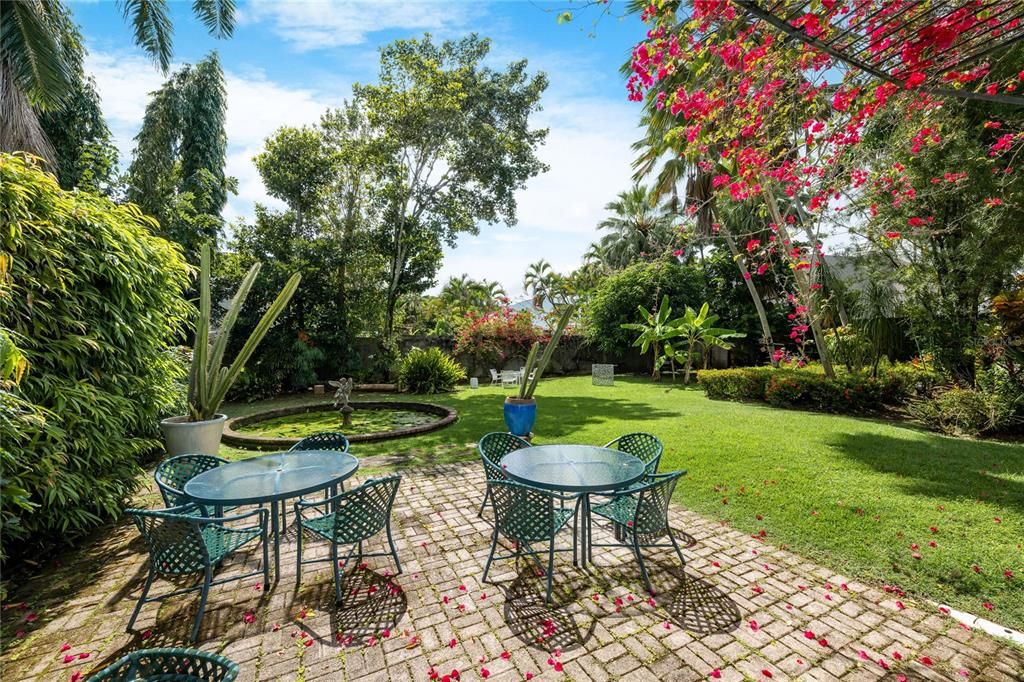 待售: $3,500,000 (4 贝兹, 4 浴室, 3520 平方英尺)