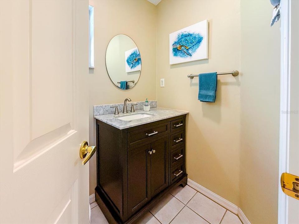 合同活跃: $559,000 (3 贝兹, 2 浴室, 2240 平方英尺)