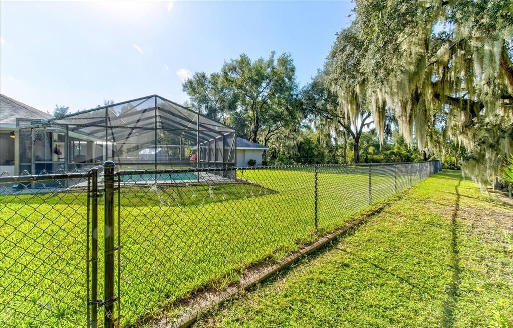 合同活跃: $559,000 (3 贝兹, 2 浴室, 2240 平方英尺)