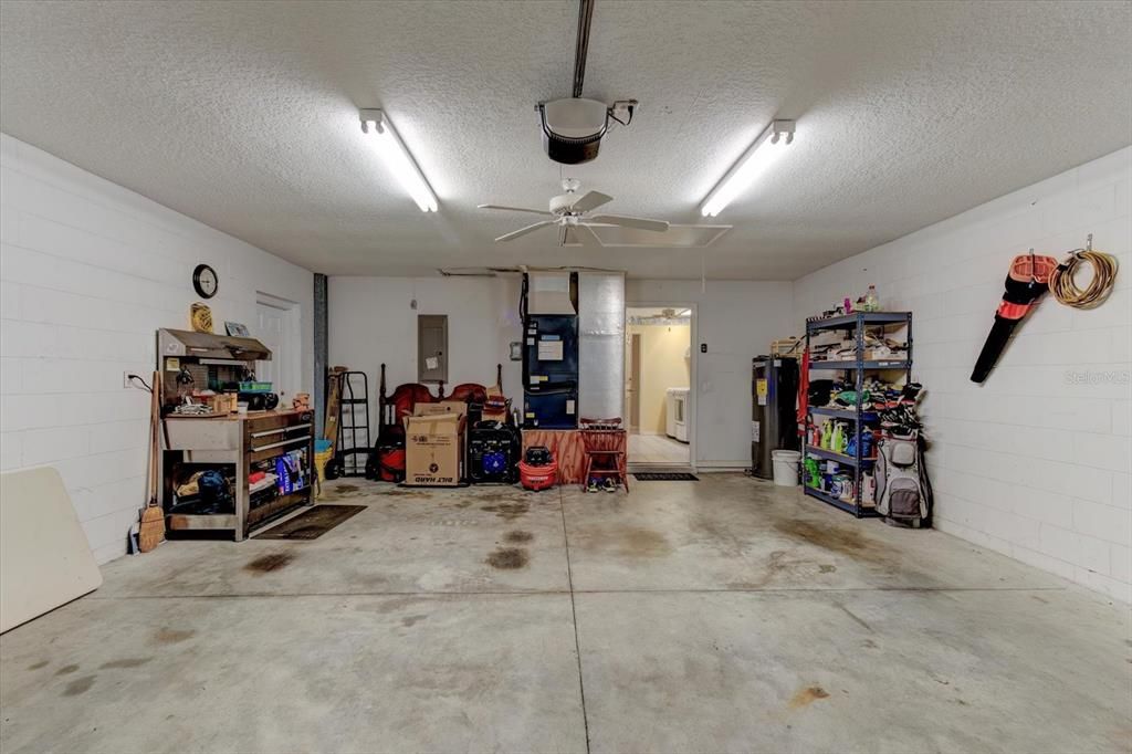 合同活跃: $559,000 (3 贝兹, 2 浴室, 2240 平方英尺)