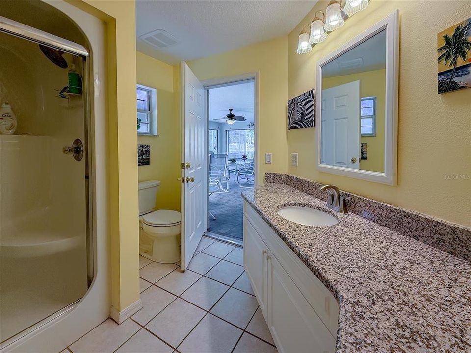 合同活跃: $559,000 (3 贝兹, 2 浴室, 2240 平方英尺)