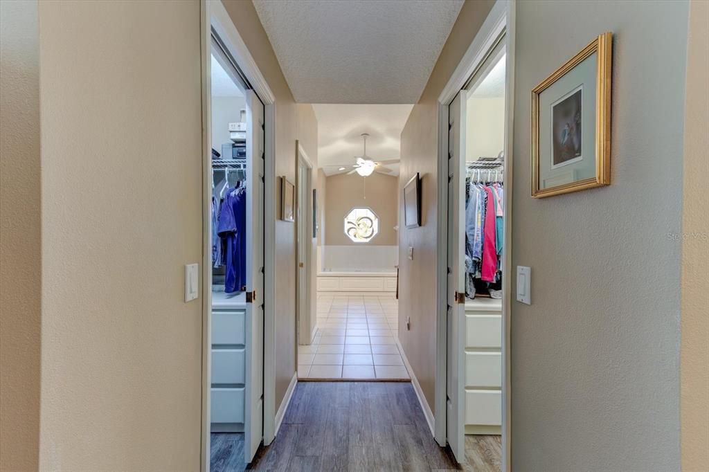 合同活跃: $559,000 (3 贝兹, 2 浴室, 2240 平方英尺)