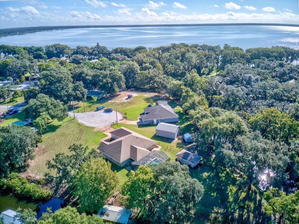 合同活跃: $559,000 (3 贝兹, 2 浴室, 2240 平方英尺)