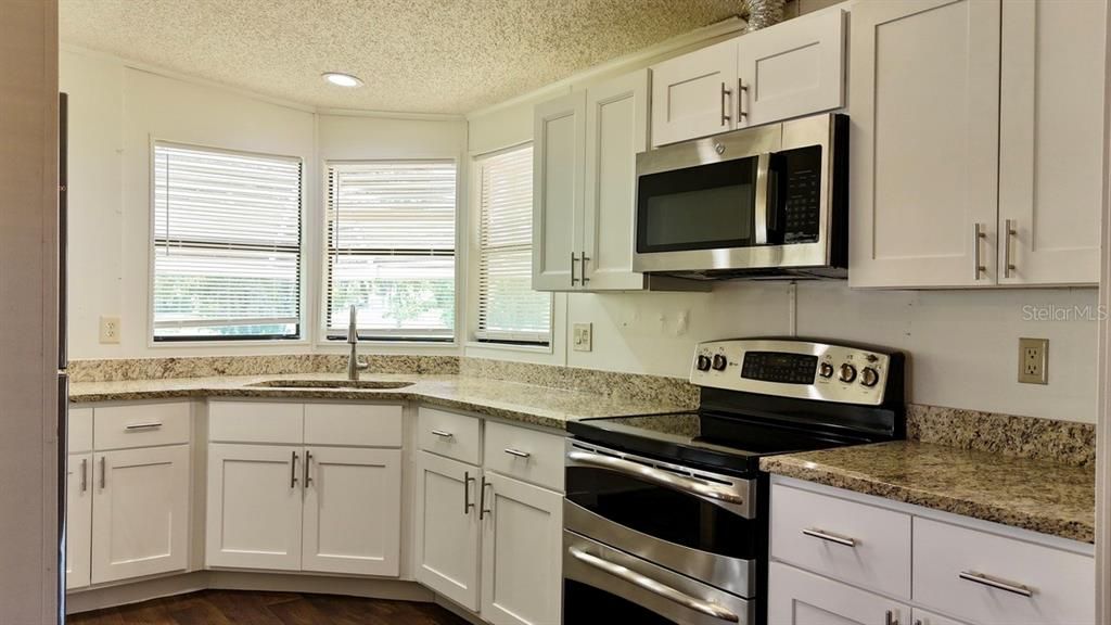 For Rent: $2,000 (3 beds, 2 baths, 1602 Square Feet)