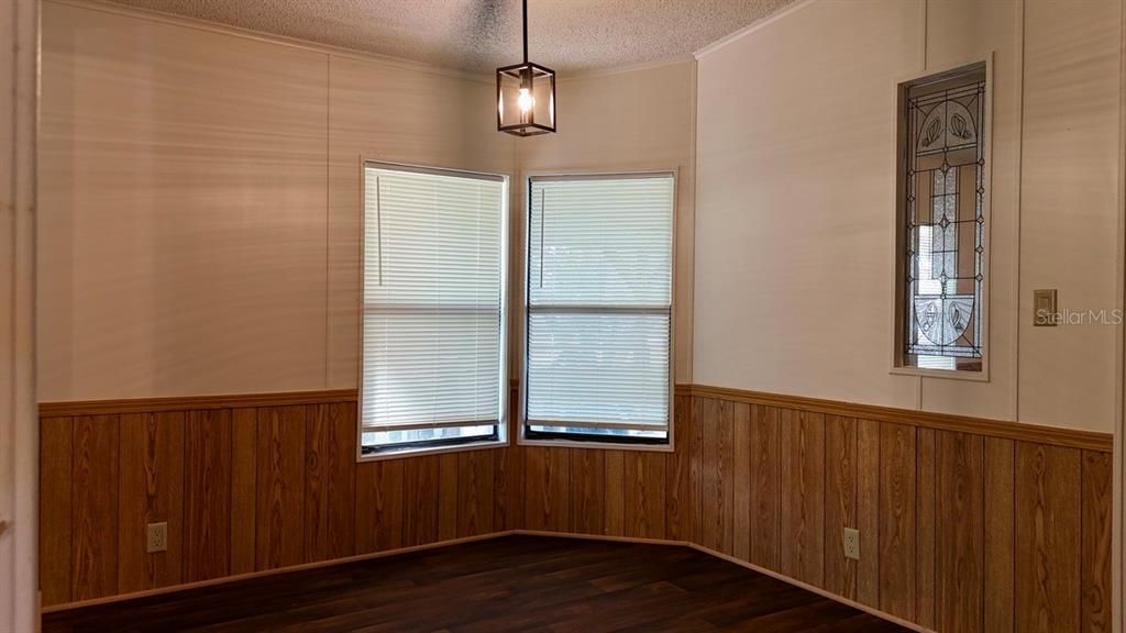 For Rent: $2,000 (3 beds, 2 baths, 1602 Square Feet)