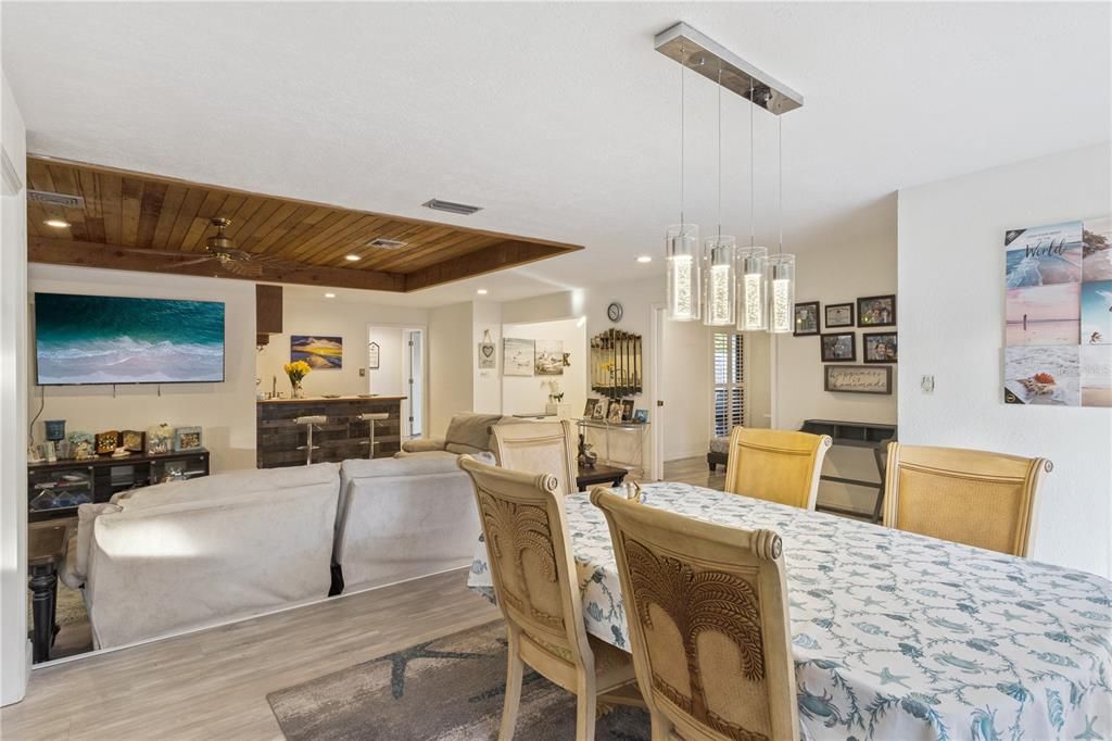 待售: $367,000 (4 贝兹, 3 浴室, 2362 平方英尺)