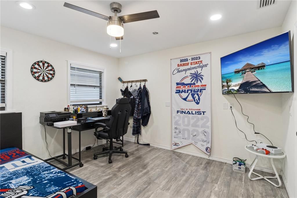 待售: $367,000 (4 贝兹, 3 浴室, 2362 平方英尺)