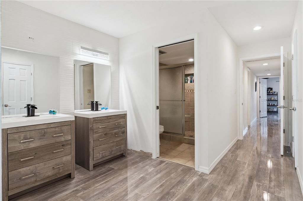 待售: $367,000 (4 贝兹, 3 浴室, 2362 平方英尺)