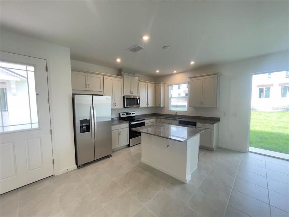 Active With Contract: $2,200 (3 beds, 2 baths, 1611 Square Feet)