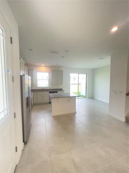 Active With Contract: $2,200 (3 beds, 2 baths, 1611 Square Feet)