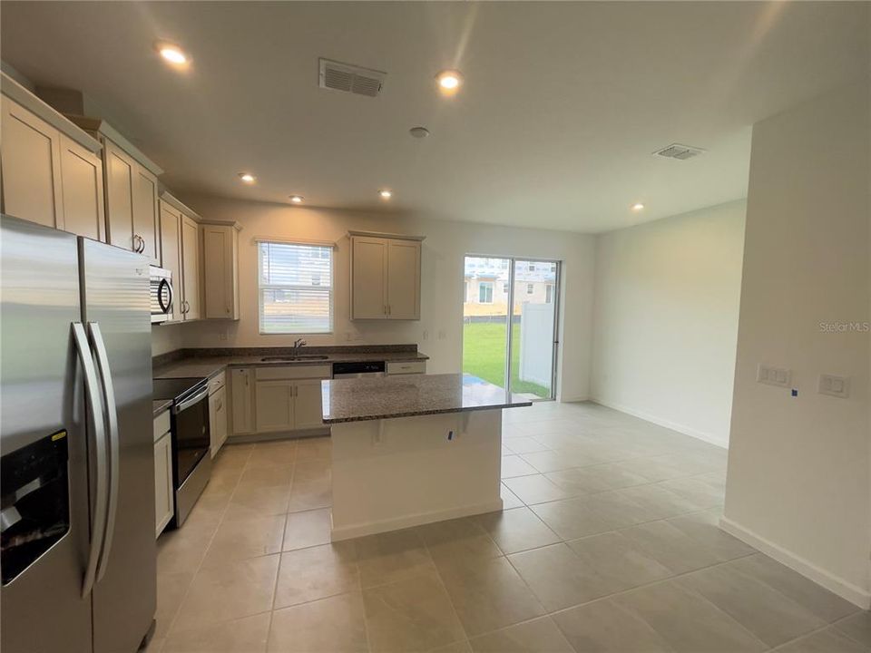 Active With Contract: $2,200 (3 beds, 2 baths, 1611 Square Feet)