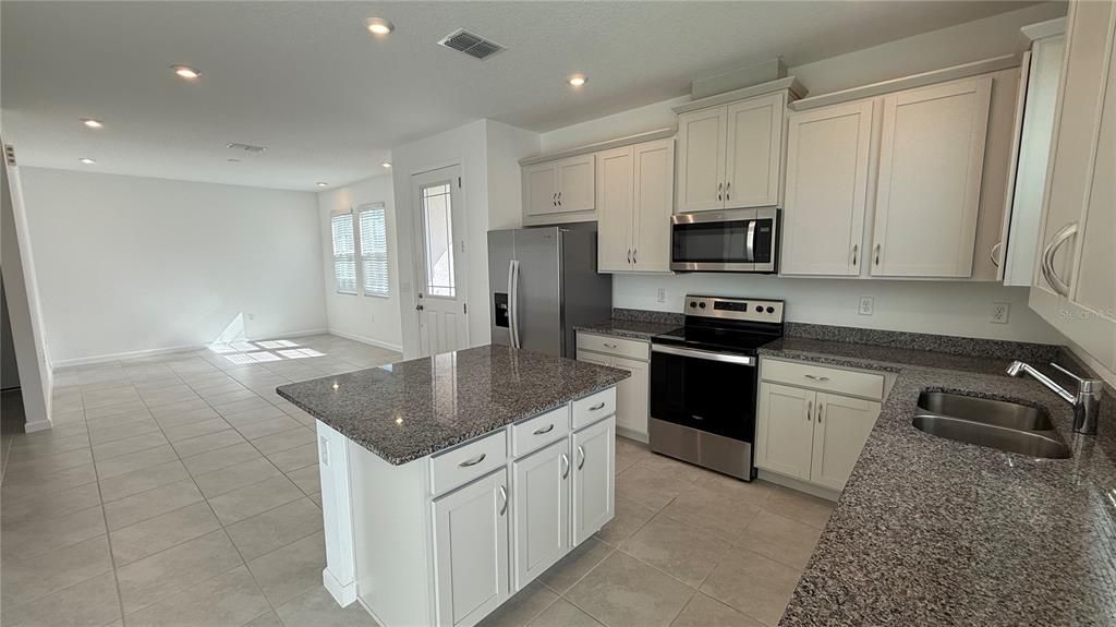 Active With Contract: $2,200 (3 beds, 2 baths, 1611 Square Feet)