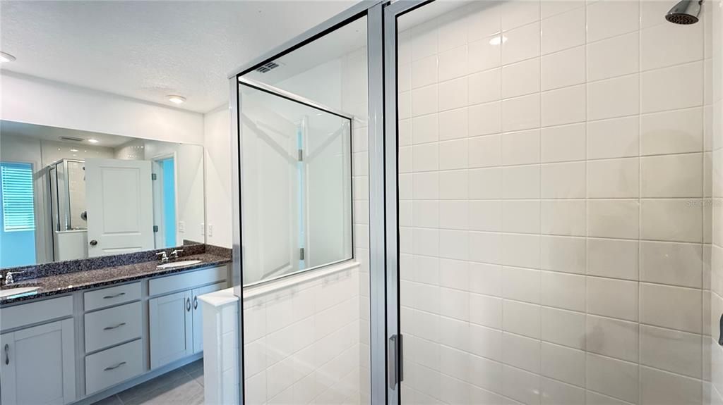 Active With Contract: $2,200 (3 beds, 2 baths, 1611 Square Feet)