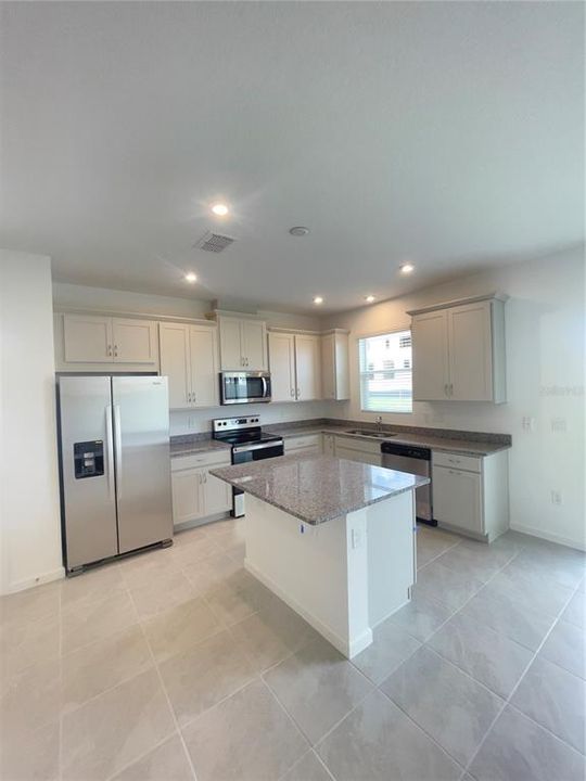 Active With Contract: $2,200 (3 beds, 2 baths, 1611 Square Feet)