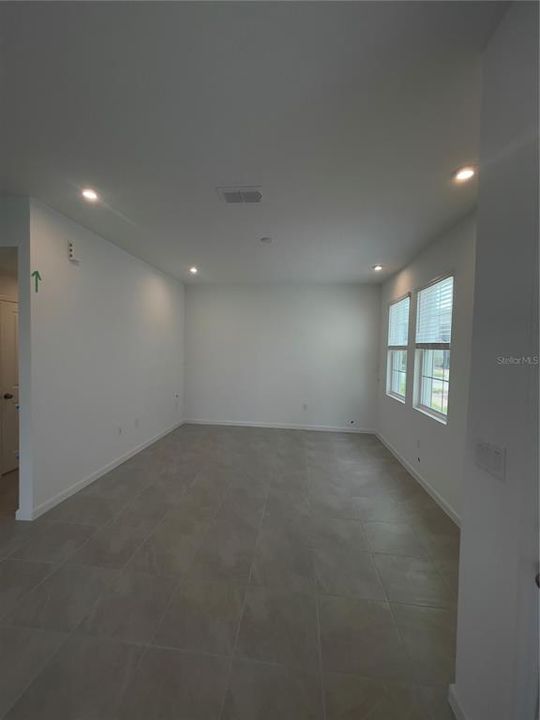 Active With Contract: $2,200 (3 beds, 2 baths, 1611 Square Feet)