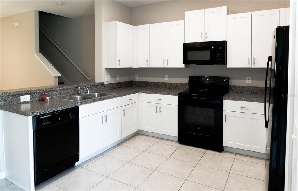 For Sale: $312,000 (3 beds, 2 baths, 1663 Square Feet)