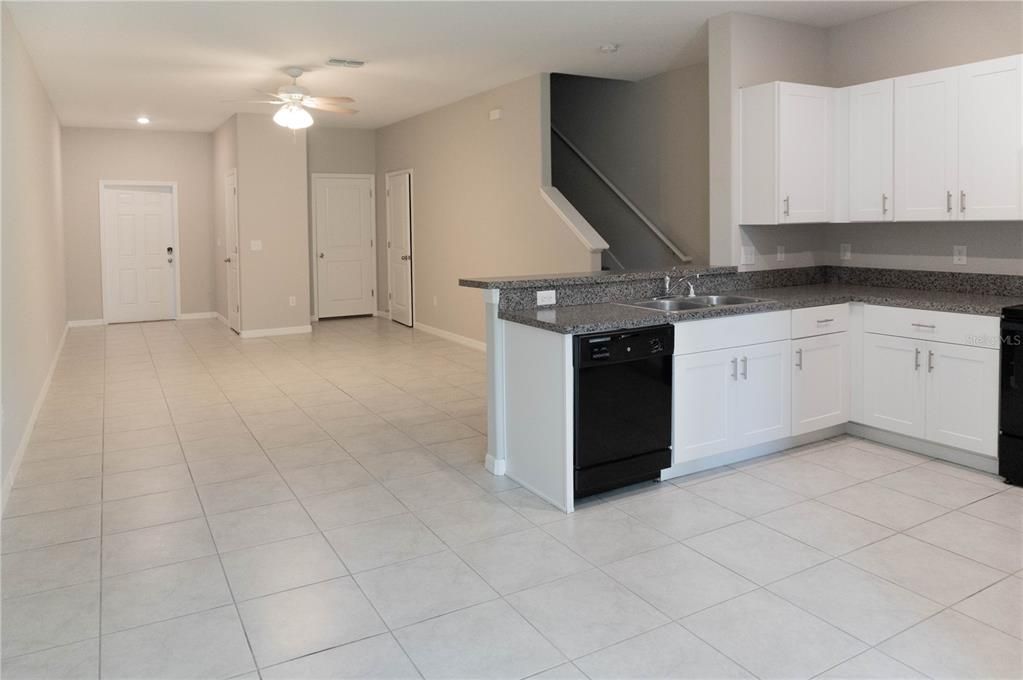 For Sale: $312,000 (3 beds, 2 baths, 1663 Square Feet)