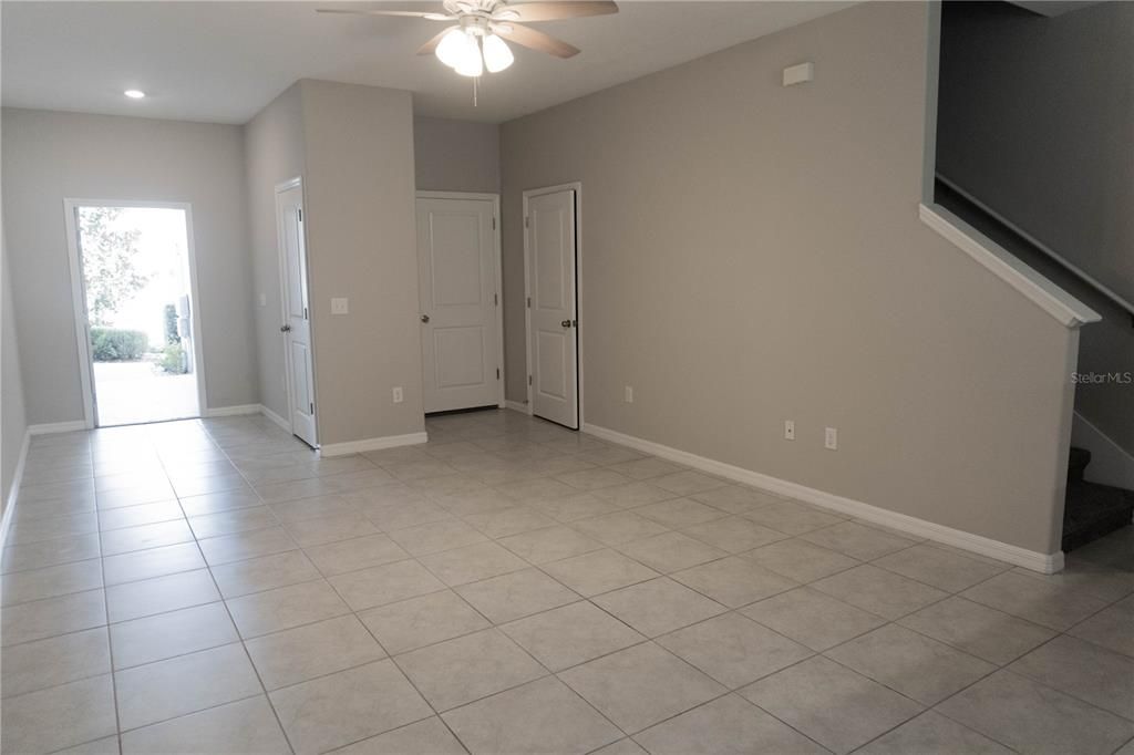 For Sale: $312,000 (3 beds, 2 baths, 1663 Square Feet)